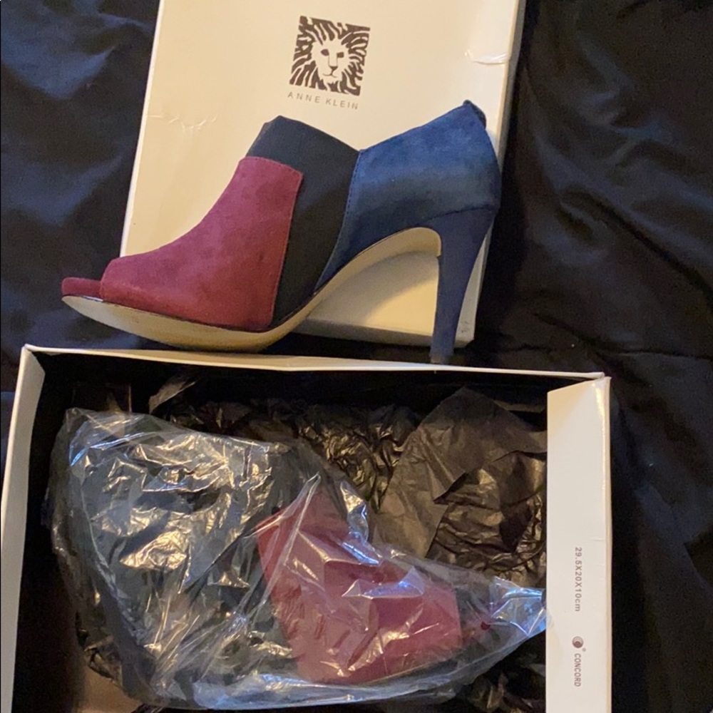 Size 7.5 Anne Klein high heels
